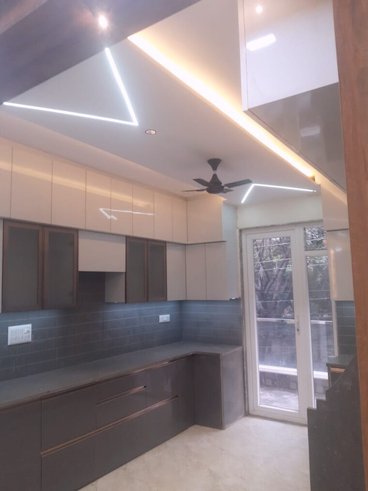 undefined, vasundhara sector 3 4 Bedroom 200 Sq.Mt. Builder Floor In Vasundhara Sector 3 Ghaziabad 9425510