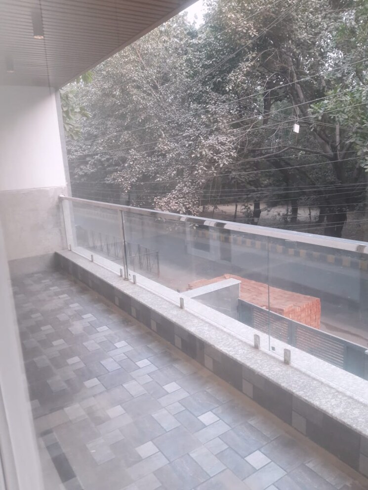 Balcony, vasundhara sector 3 4 Bedroom 200 Sq.Mt. Builder Floor In Vasundhara Sector 3 Ghaziabad 9425510