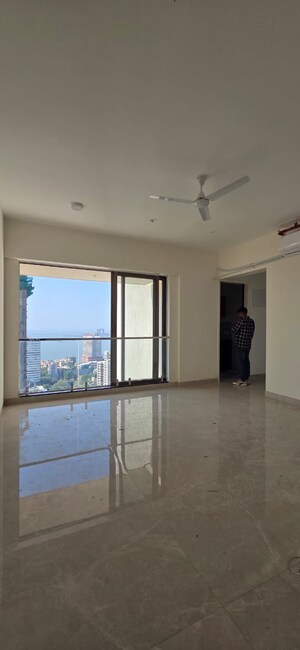 Room in 2 BHK Apartment at Indus Valley Aangan, Matunga West – for Rent
