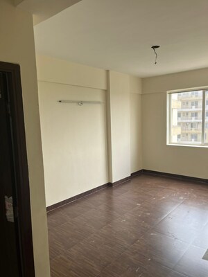 Room in 2 BHK Apartment at Ansal Height 86, Sector 86 – for Rent