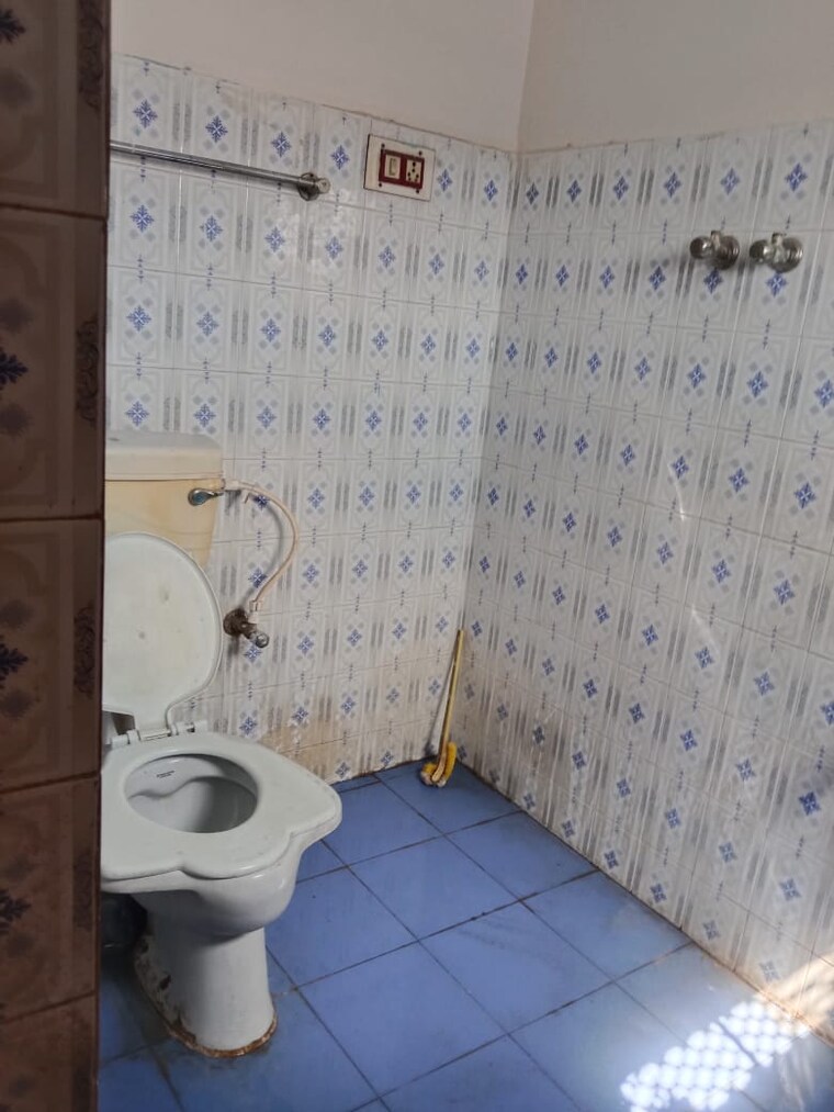 Bathroom, indira nagar 1 RK 500 Sq.Ft. Villa In Indira Nagar Lucknow 9425615