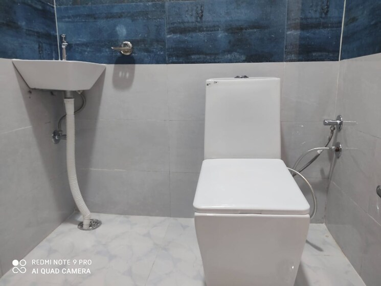 Attached Bathroom, ballupur 2 Bedroom 130 Sq.Yd. Apartment In Ballupur Dehradun 9425654