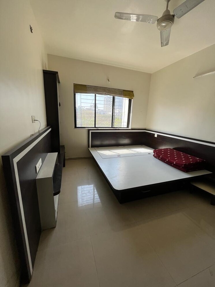 Master Bedroom, anubhav-apartment-bhusari-colony 2 Bedroom 813 Sq.Ft. Apartment In Kothrud Pune 9425630