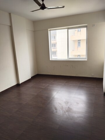 Room in 3 BHK Apartment at Ansal Height 86, Sector 86 – for Rent