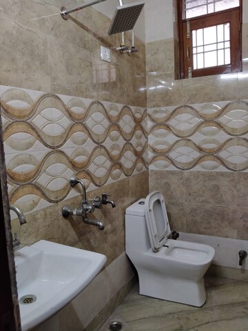 Master Bedroom in 2 BHK Independent House at Sector 56 – for Rent