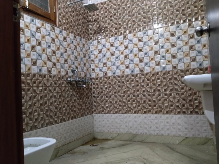 Bathroom, sector 56 2 Bedroom 1120 Sq.Ft. Independent House In Sector 56 Noida 9425695