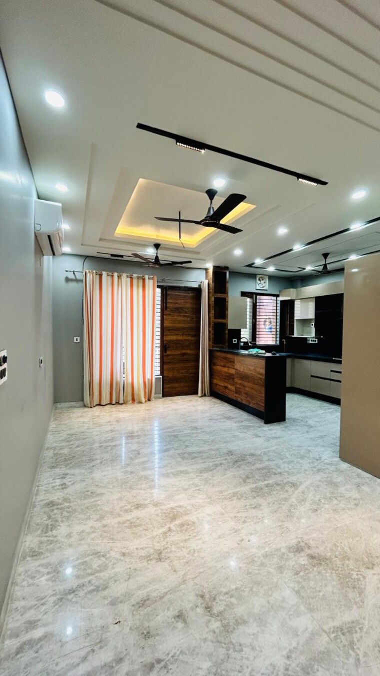 Bedroom, sector 23 3 Bedroom 2200 Sq.Ft. Builder Floor In Sector 23 Gurgaon 9425708