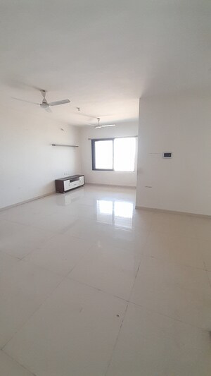 Room in 2 BHK Apartment at Rohan Madhuban, Bavdhan – for Sale