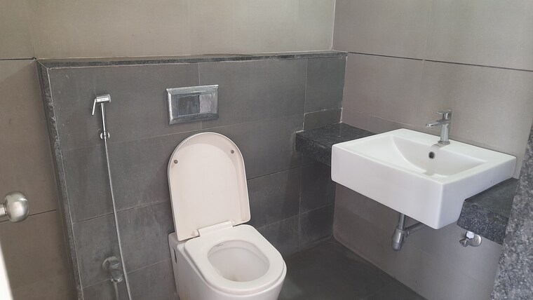 Bathroom, rohan-madhuban 2 Bedroom 1174 Sq.Ft. Apartment In Bavdhan Pune 9425730