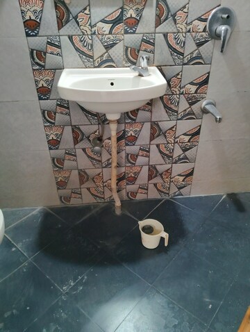 Bathroom in 3 BHK Apartment at Devidayal Apartments, Mulund West – for Rent