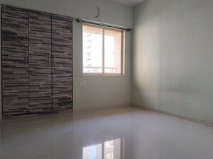 Room in 2 BHK Apartment at Rosa Oasis, Thane West – for Rent