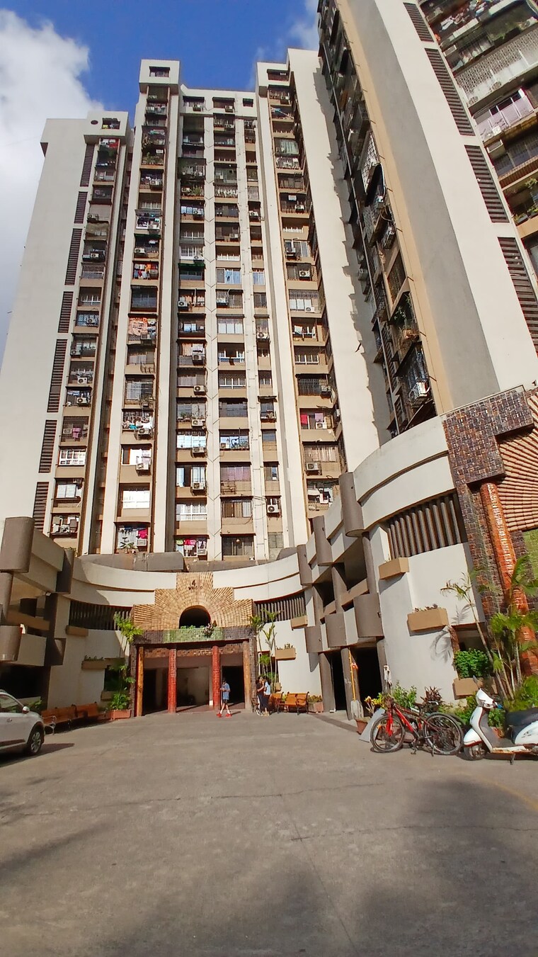 Exterior View, lokhandwala-whispering-palms 2 Bedroom 930 Sq.Ft. Apartment In Kandivali East Mumbai 9425746