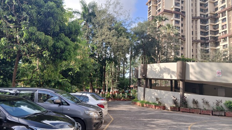 Exterior View, lokhandwala-whispering-palms 2 Bedroom 930 Sq.Ft. Apartment In Kandivali East Mumbai 9425746