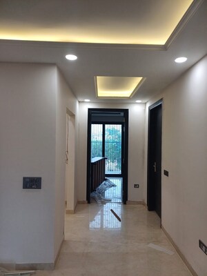 Room in 3 BHK Builder Floor at Sector 51 – for Rent