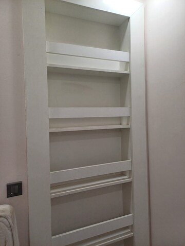 Furnished Amenities in 3 BHK Builder Floor at Sector 51 – for Rent