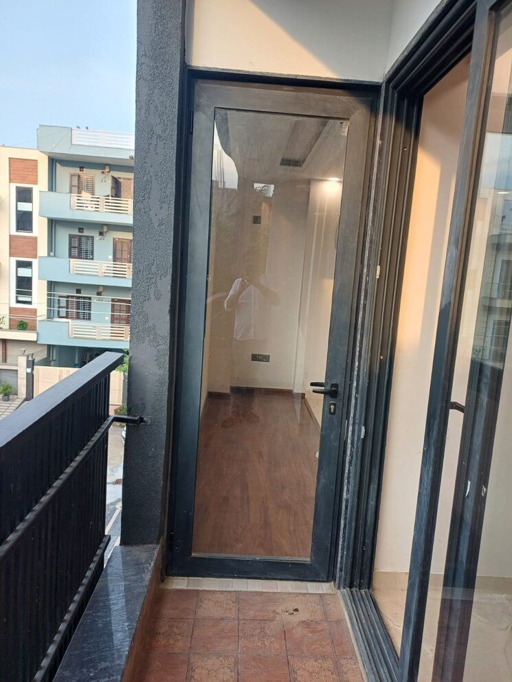 undefined, sector 51 3 Bedroom 2700 Sq.Ft. Builder Floor In Sector 51 Gurgaon 9425781