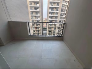 Room in 3.5 BHK Apartment at Artique Uptown Skylla, International Airport Road – for Sale