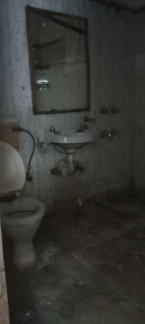 Bathroom in 1 BHK Builder Floor at Saket – for Rent