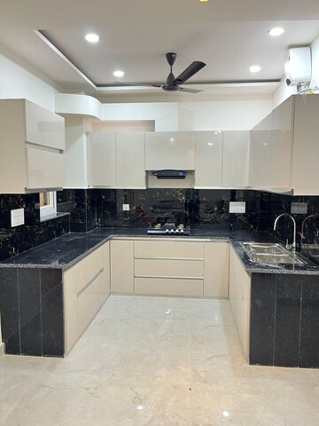 Kitchen in 1.5 BHK Builder Floor at Sector 51 – for Rent