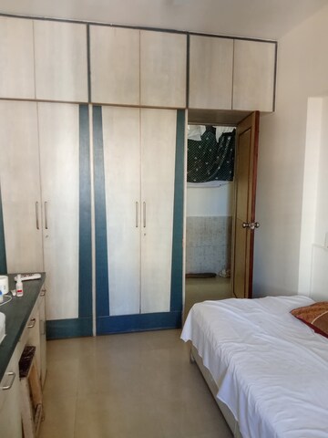 2 BHK Apartment For Rent in Riddhi Garden, Malad East