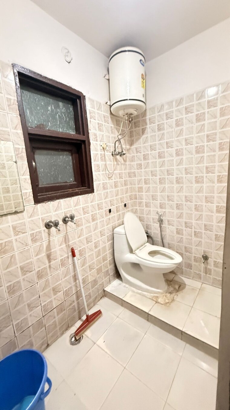 Bathroom, saket 1 Bedroom 450 Sq.Ft. Builder Floor In Saket Delhi 9425870