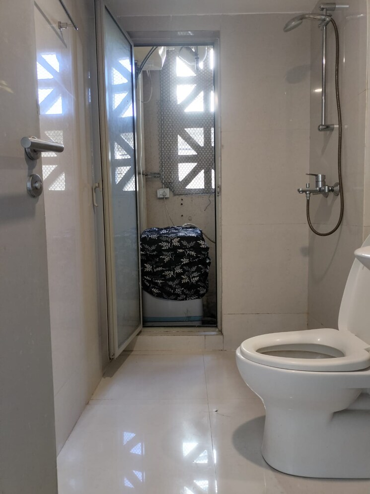 Bathroom, hiranandani-estate 1 Bedroom 450 Sq.Ft. Apartment In Ghodbunder Road Thane 9425889