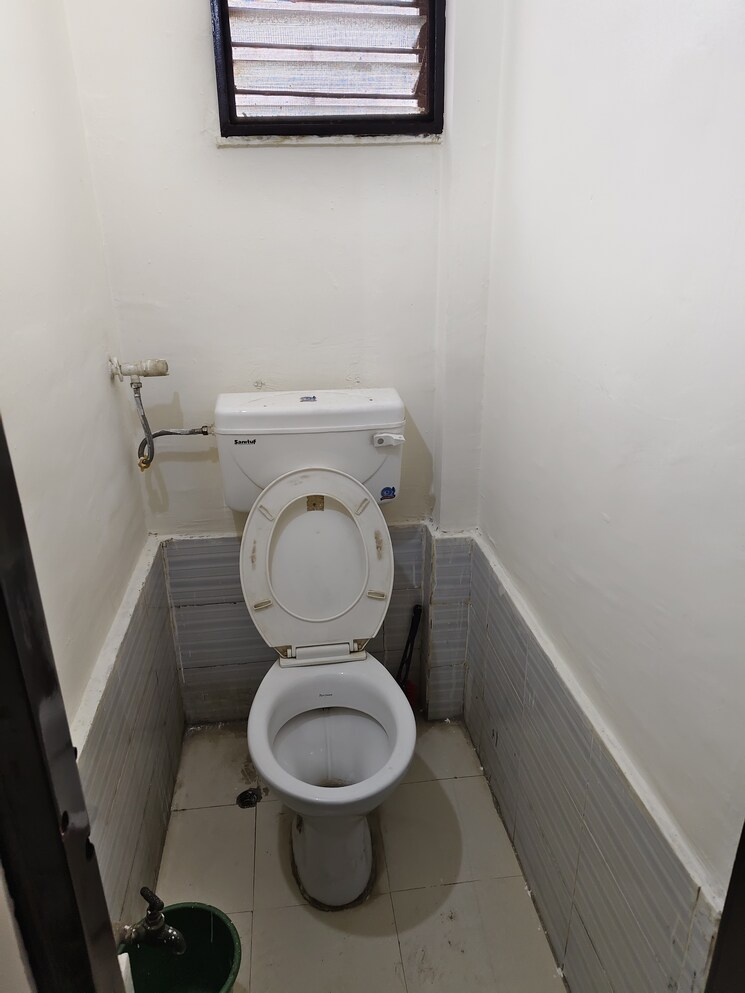 Bathroom, sector 23 dwarka 1 Bedroom 450 Sq.Ft. Apartment In Sector 23 Dwarka Delhi 9425899