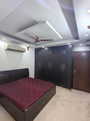 Bedroom in 3 BHK Builder Floor at Karol Bagh – for Rent