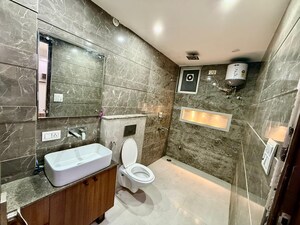 Attached Bathroom in 3 BHK Builder Floor at Indraprastha – for Rent