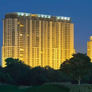 4 BHK Apartment – Exterior View View at DLF The Crest, Sector 54 - for Sale
