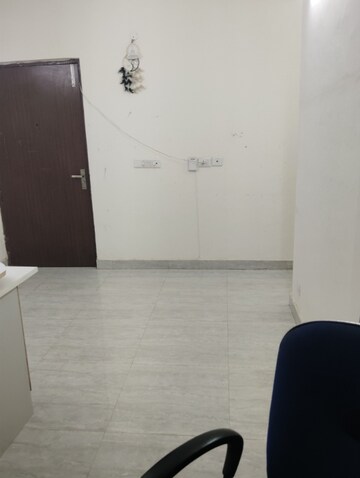 Room in 2 BHK Apartment at Signature Global Signum 107, Sector 107 – for Rent