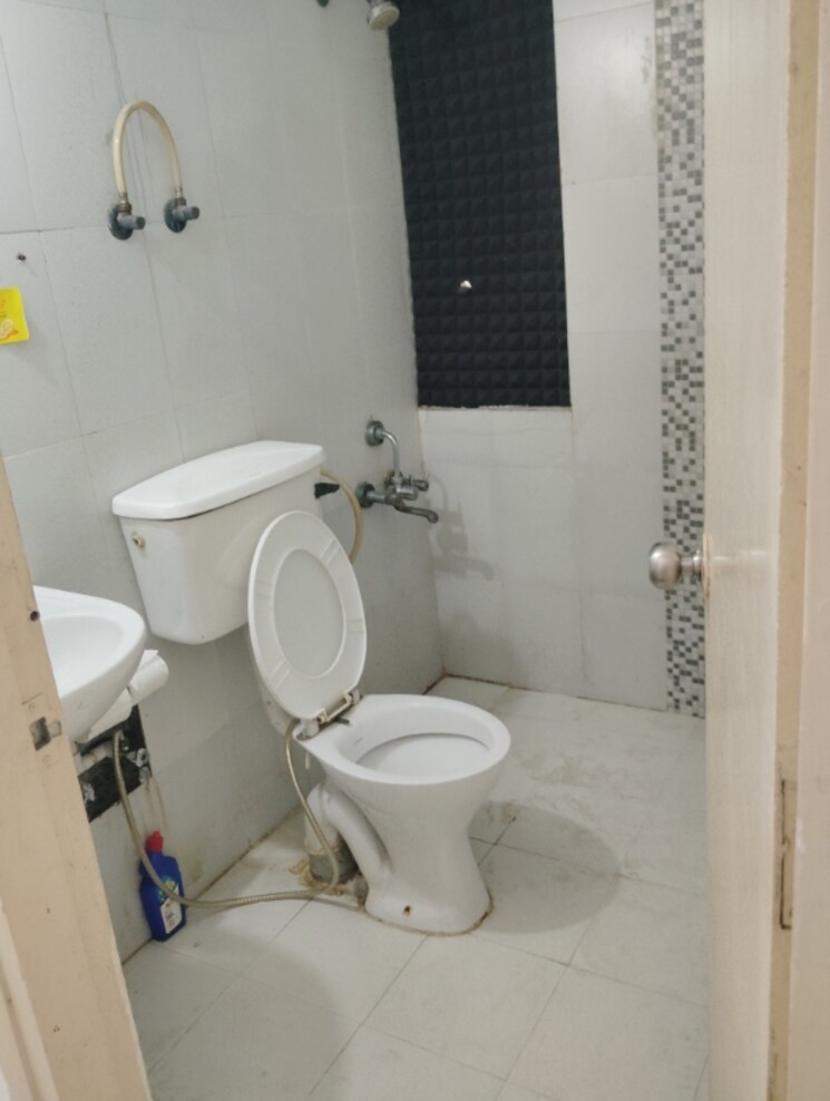 Bathroom, signature-global-signum-107 2 Bedroom 489 Sq.Ft. Apartment In Sector 107 Gurgaon 9425954
