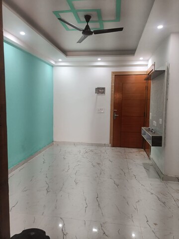 Room in 2 BHK Builder Floor at SL Apartments Sector 49, Sector 49 – for Rent