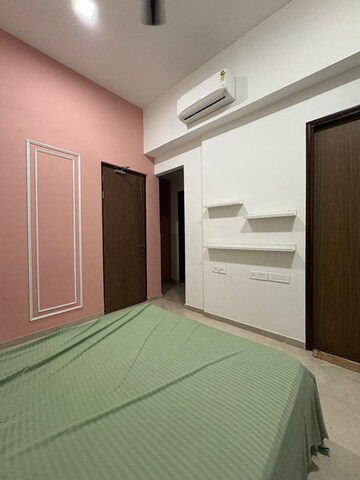 Room in 4 BHK Apartment at Omkar Alta Monte, Malad East – for Rent