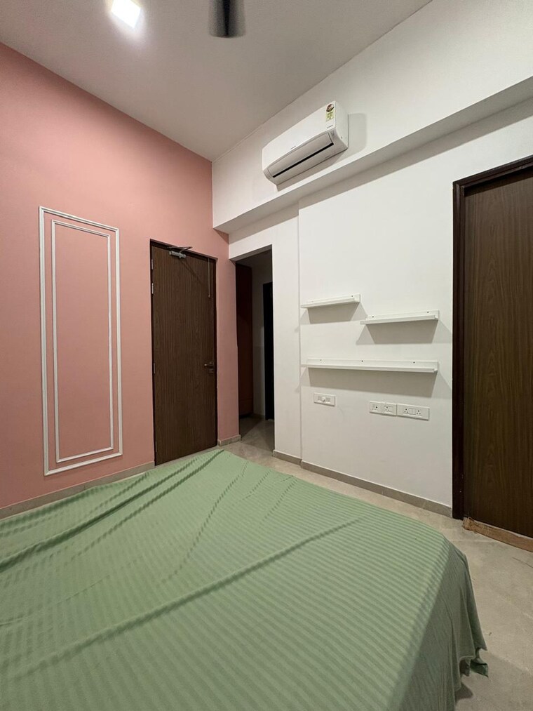 Room, omkar-alta-monte 4 Bedroom 3918 Sq.Ft. Apartment In Malad East Mumbai 9425952