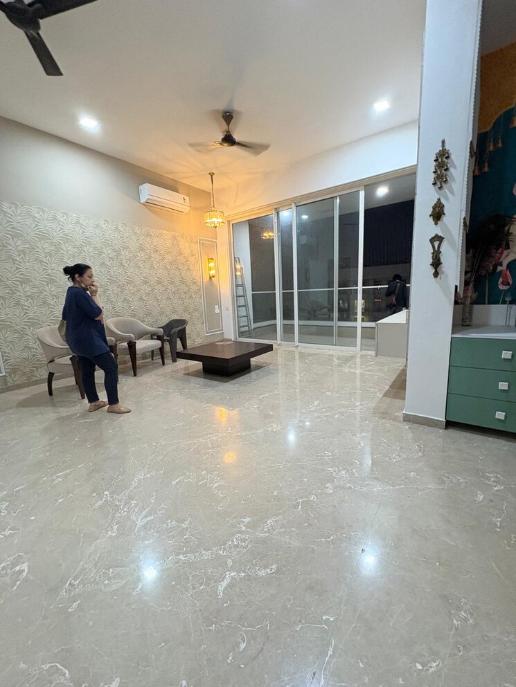  Parking, omkar-alta-monte 4 Bedroom 3918 Sq.Ft. Apartment In Malad East Mumbai 9425952