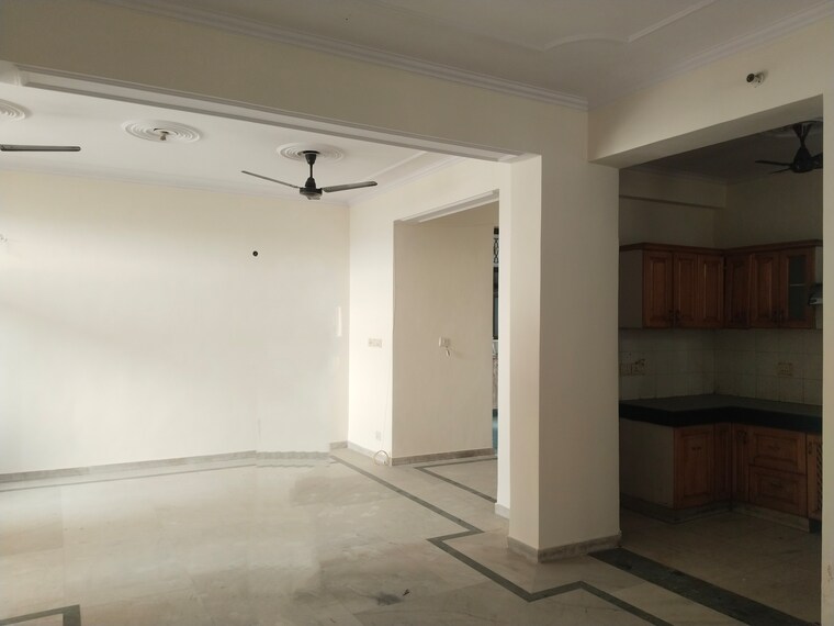 Other, sector 34 2 Bedroom 1500 Sq.Ft. Apartment In Sector 34 Faridabad 9425987