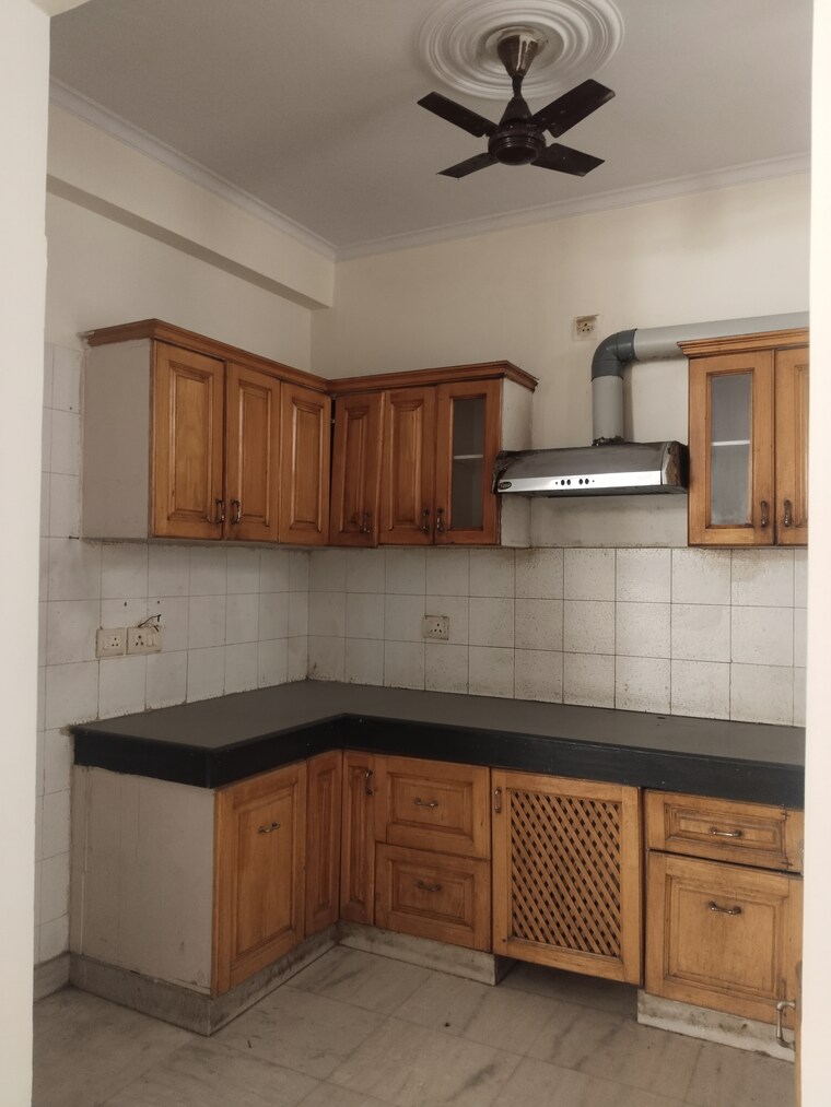 Kitchen, sector 34 2 Bedroom 1500 Sq.Ft. Apartment In Sector 34 Faridabad 9425987