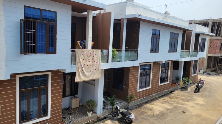 Exterior View, kingson-green-villa-phase-2 3 Bedroom 2050 Sq.Ft. Villa In Panchsheel Green Greater Noida 9425976