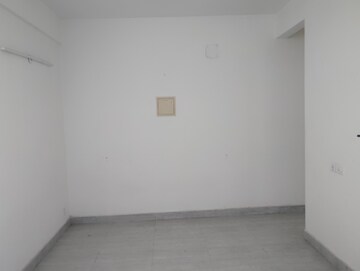 Room in 2 BHK Apartment at Signature Global Signum 107, Sector 107 – for Rent