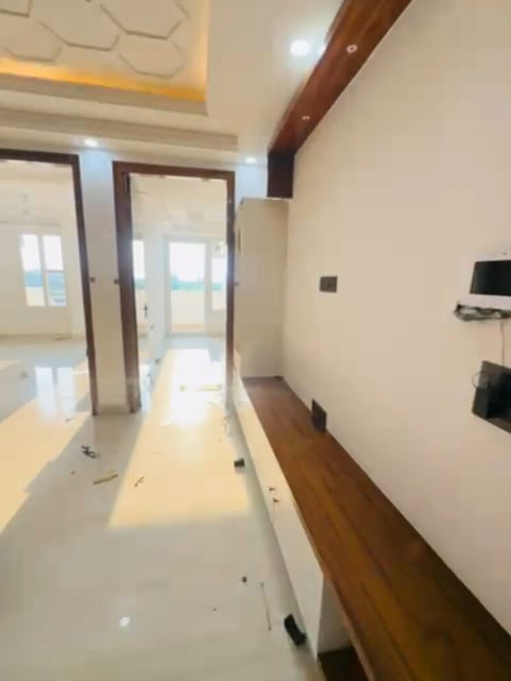 undefined, sector 14 3 Bedroom 3150 Sq.Ft. Builder Floor In Sector 14 Faridabad 9425984