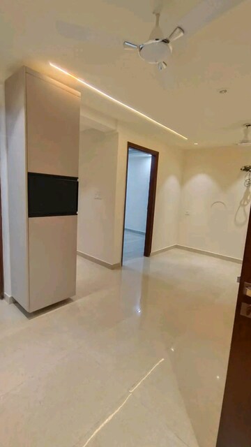 Room in 3 BHK Builder Floor at Palm Residency Chhatarpur, Chattarpur – for Rent