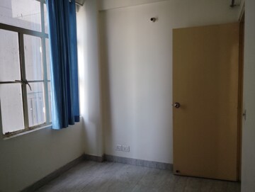 Room in 2 BHK Apartment at Signature Global Signum 107, Sector 107 – for Rent