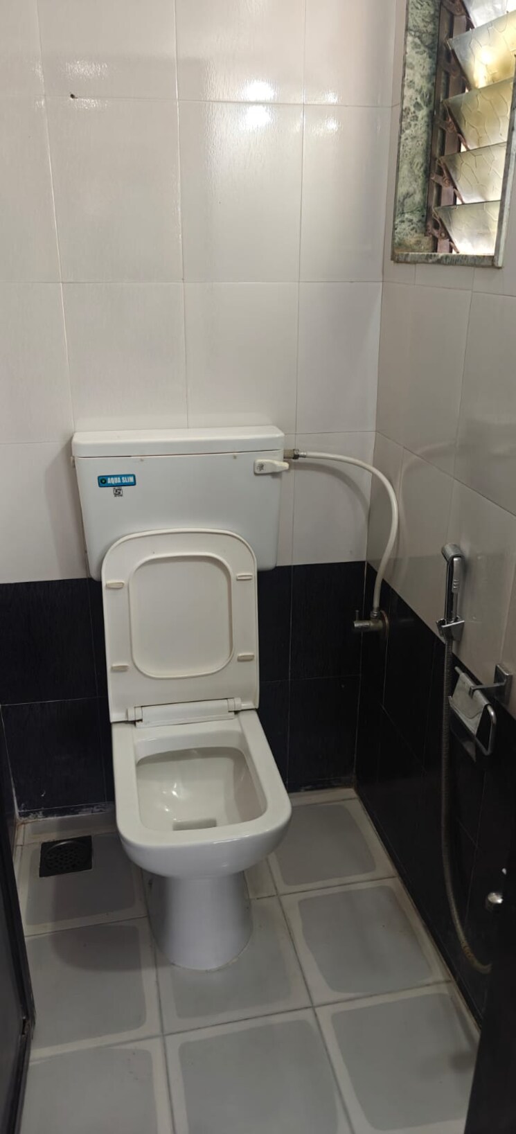 Bathroom, rutu-enclave 2 Bedroom 600 Sq.Ft. Apartment In Kasarvadavali Thane 9425996