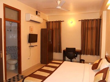 Bedroom in Studio Apartment at Vaishali Nagar – for Rent