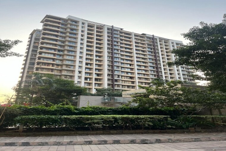 Exterior View, kalpataru-aura 2.5 Bedroom 851 Sq.Ft. Apartment In Ghatkopar West Mumbai 9425998
