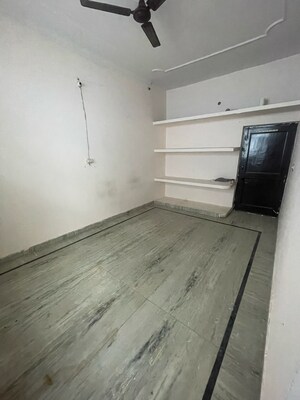 Room in 2 BHK Independent House at Sector 21d – for Rent