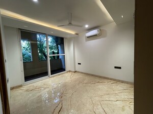 Room in 3 BHK Builder Floor at Ansal Sushant Lok I, Sector 43 – for Sale