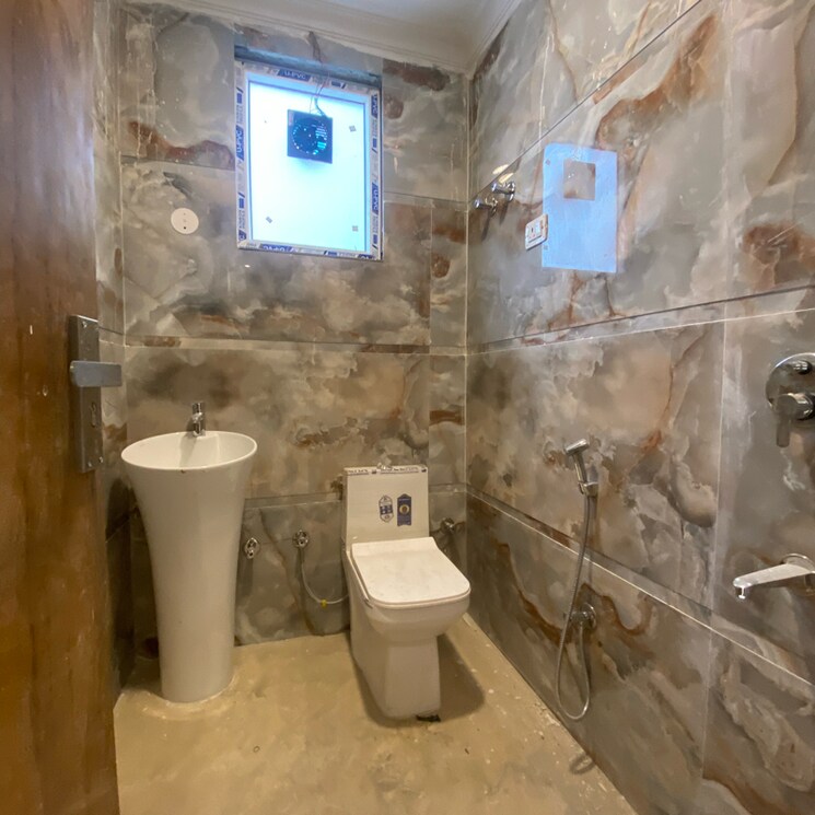 Bathroom, chattarpur 1 Bedroom 550 Sq.Ft. Builder Floor In Chattarpur Delhi 9426052