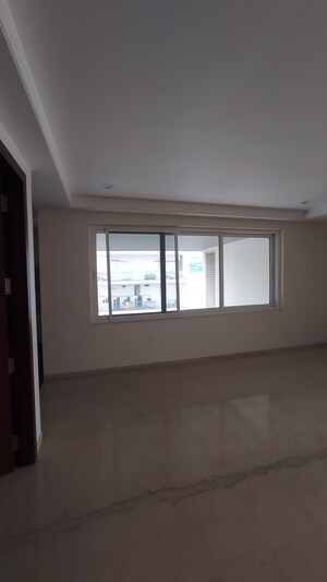 Room in 4 BHK Apartment at Vamsiram Jyothi Cosmos, Hi Tech City – for Sale